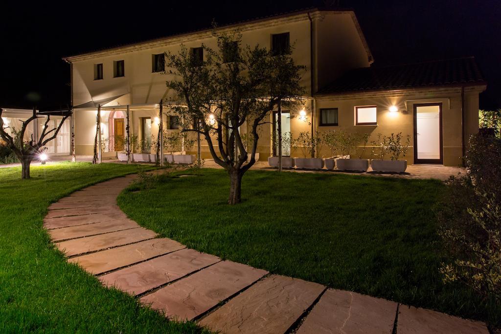 Locanda Borgognina Lucrezia Exteriér fotografie