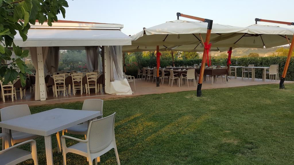 Locanda Borgognina Lucrezia Exteriér fotografie