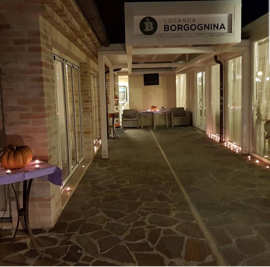 Locanda Borgognina Lucrezia Exteriér fotografie
